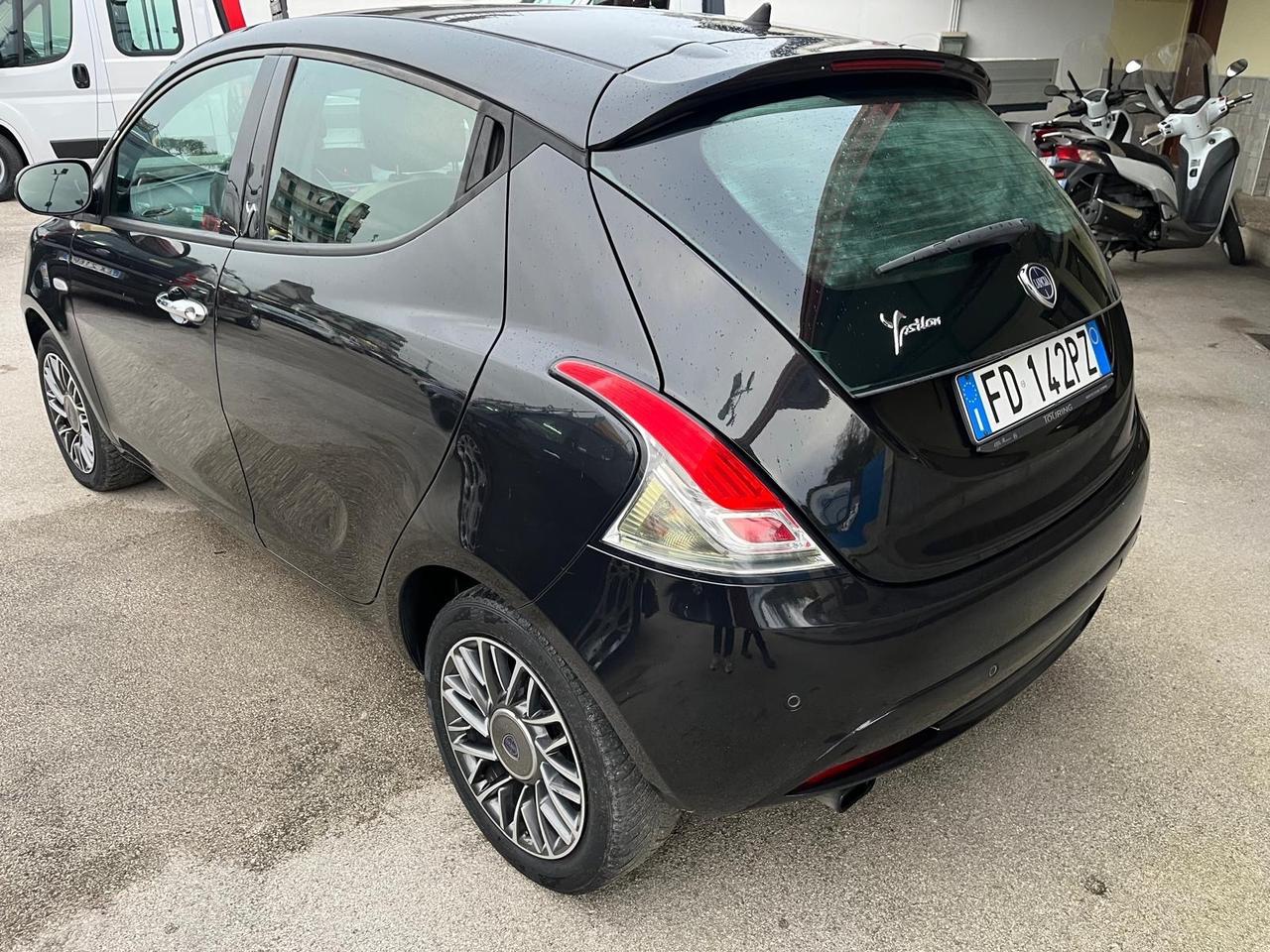 Lancia y 0.9 twinair benz.-cambio automatico-full-2016