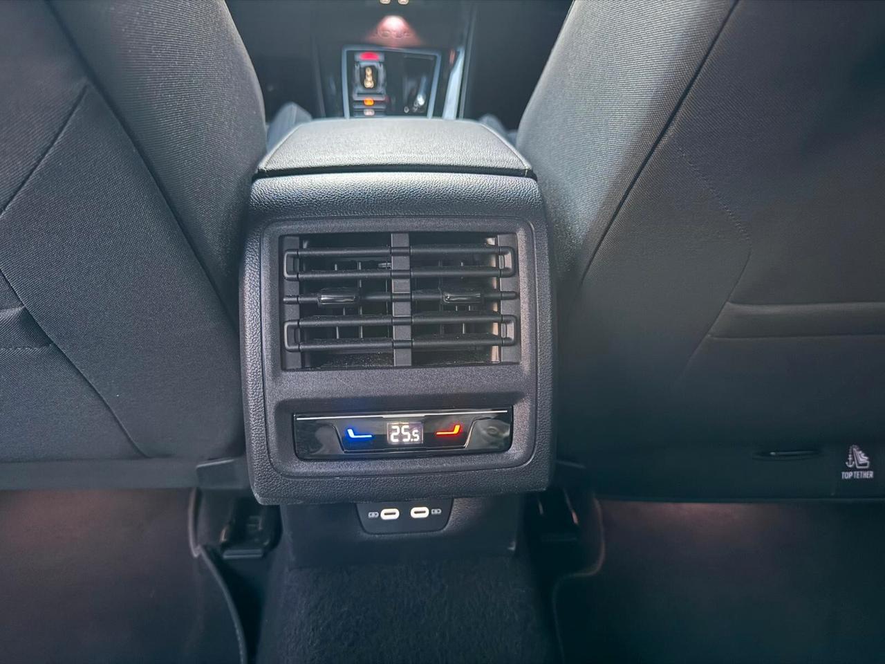 Volkswagen Golf 8 GTD 2.0 TDI 200cv DSG