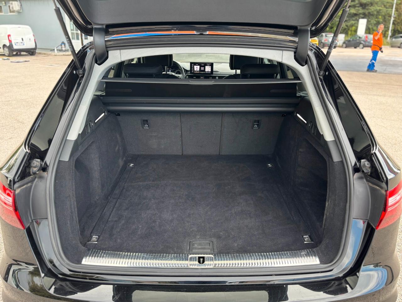 Audi A4 Avant 30 TDI/136 CV S tronic Business