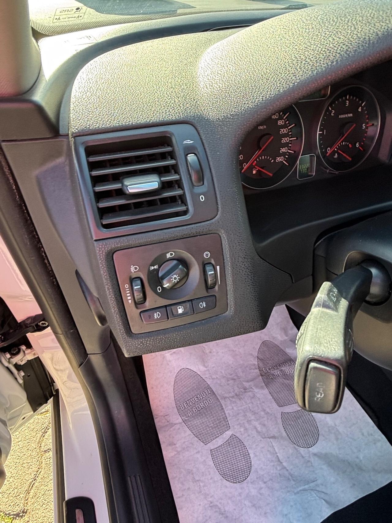 Volvo V50 D4 R-design