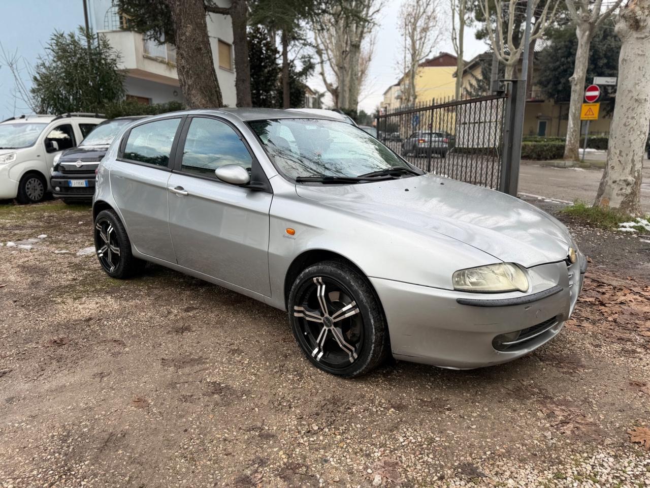Alfa Romeo 147 1.9 JTD 115CV Distinctive G.Traino