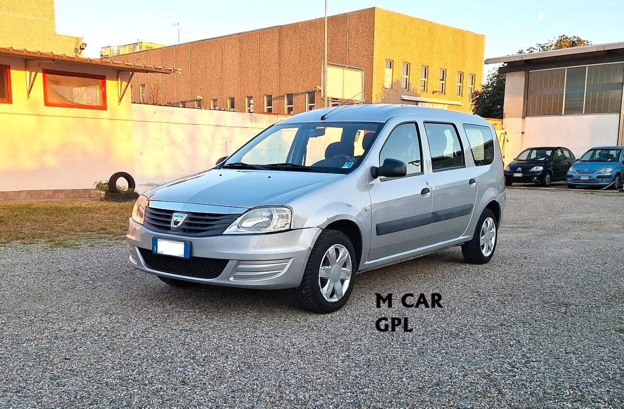 Dacia Logan MCV 1.6 85CV GPL 5 posti Embleme