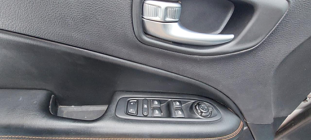 JEEP COMPASS 2WD 1,6 DIESEL 120 CV LIMITED PELLE NAVI TELEFONO LEGA STRAFULL IMPECCABILE