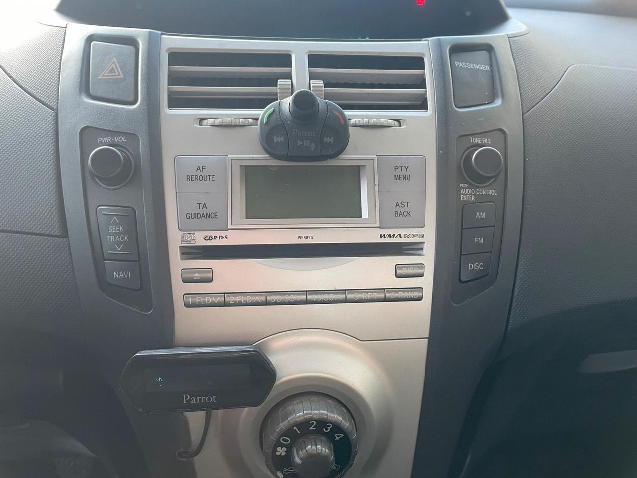 Toyota Yaris 1.0 5 porte