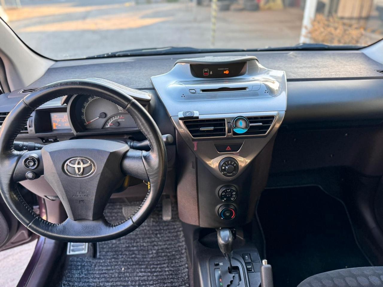 Toyota iQ 1.0 Multidrive