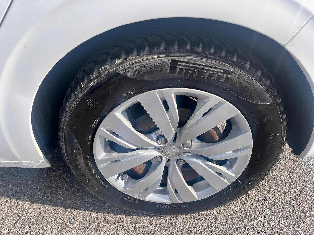 Peugeot 208 1.4 HDi 68 CV 5 porte Access