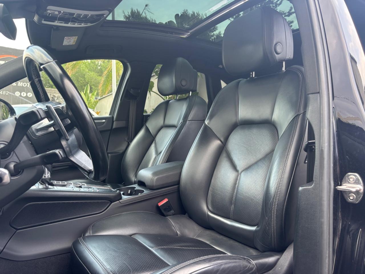 Porsche Macan 2.0-2021