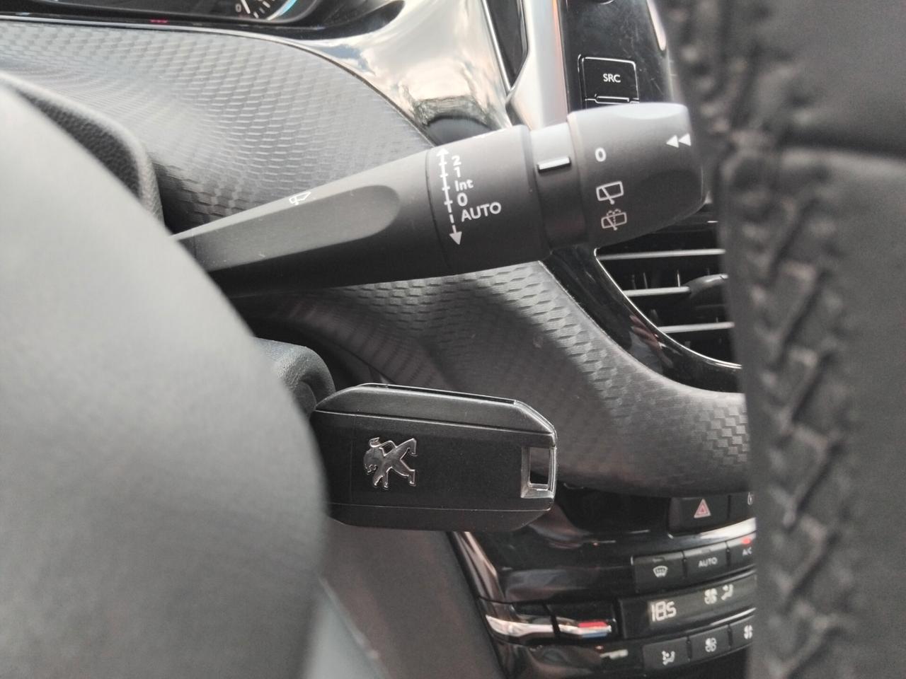 Peugeot 2008 1.6 Blue-HDi 120cv Allure