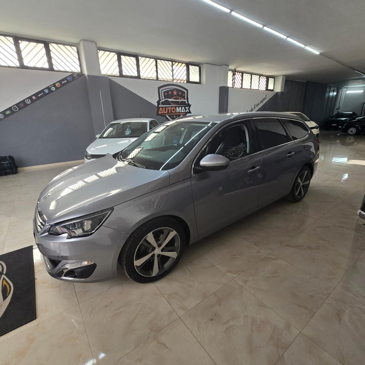 Peugeot 308 BlueHDi 120 S&S EAT6 SW Allure