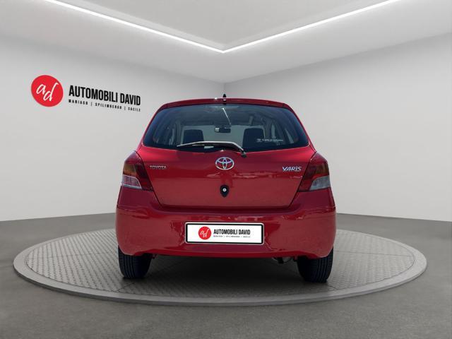 TOYOTA Yaris 1.0 5 porte