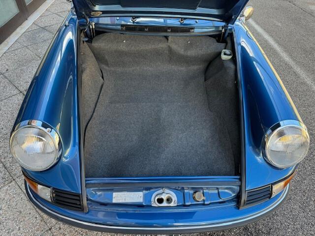 Porsche 911 2.400 S "MATCHING IN TUTTO"