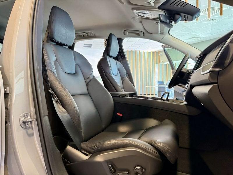 Volvo XC60 B4 automatico Plus Dark