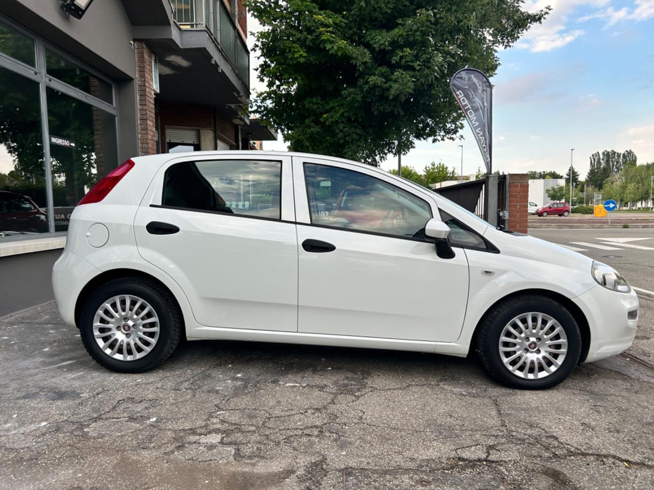 Fiat Punto 1.3 MJT II S&S 95 CV 5 porte Street