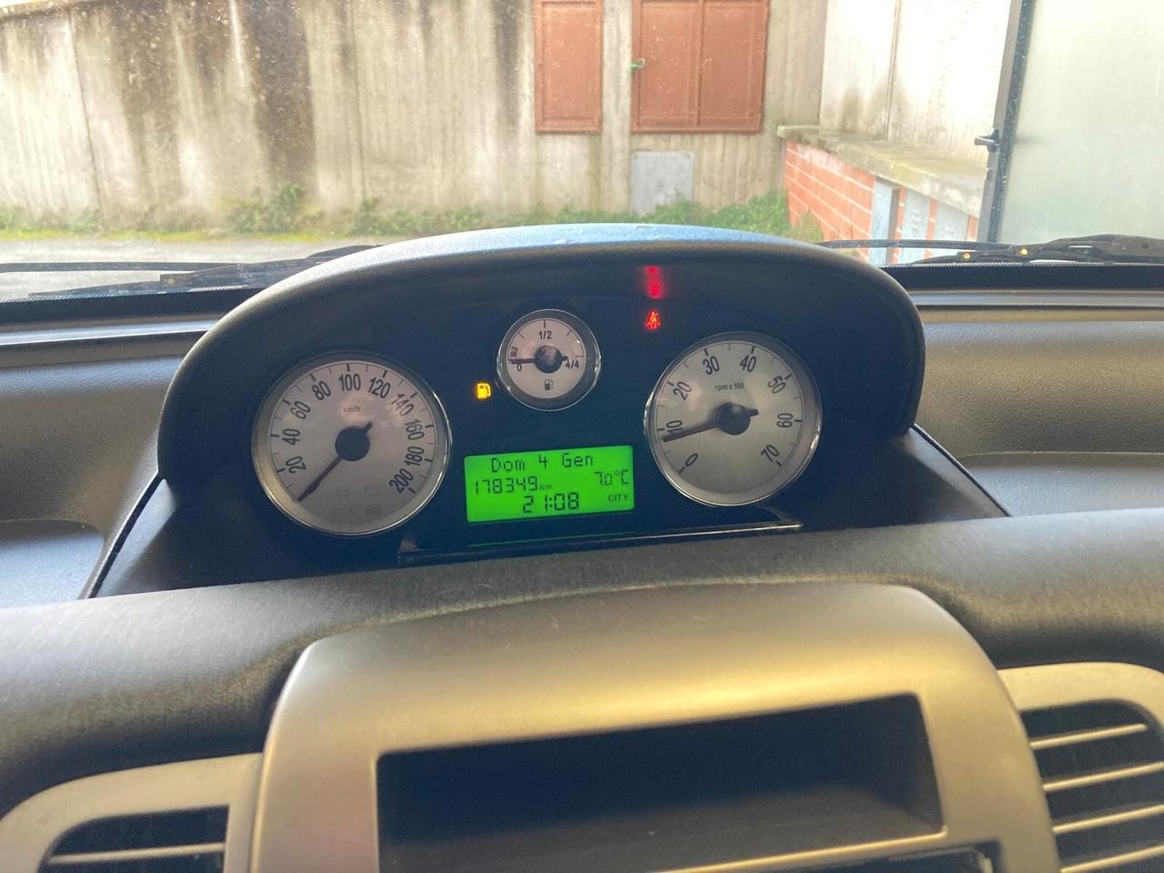 Lancia Ypsilon 1.2 69 CV Unyca