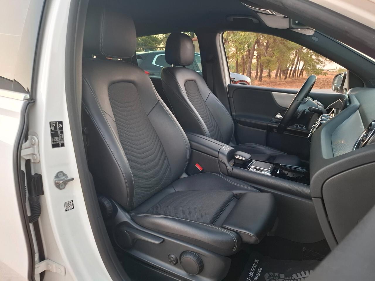 Mercedes B 180 d 115cv AUTOM. *NAVY-VIRTUAL- LED*