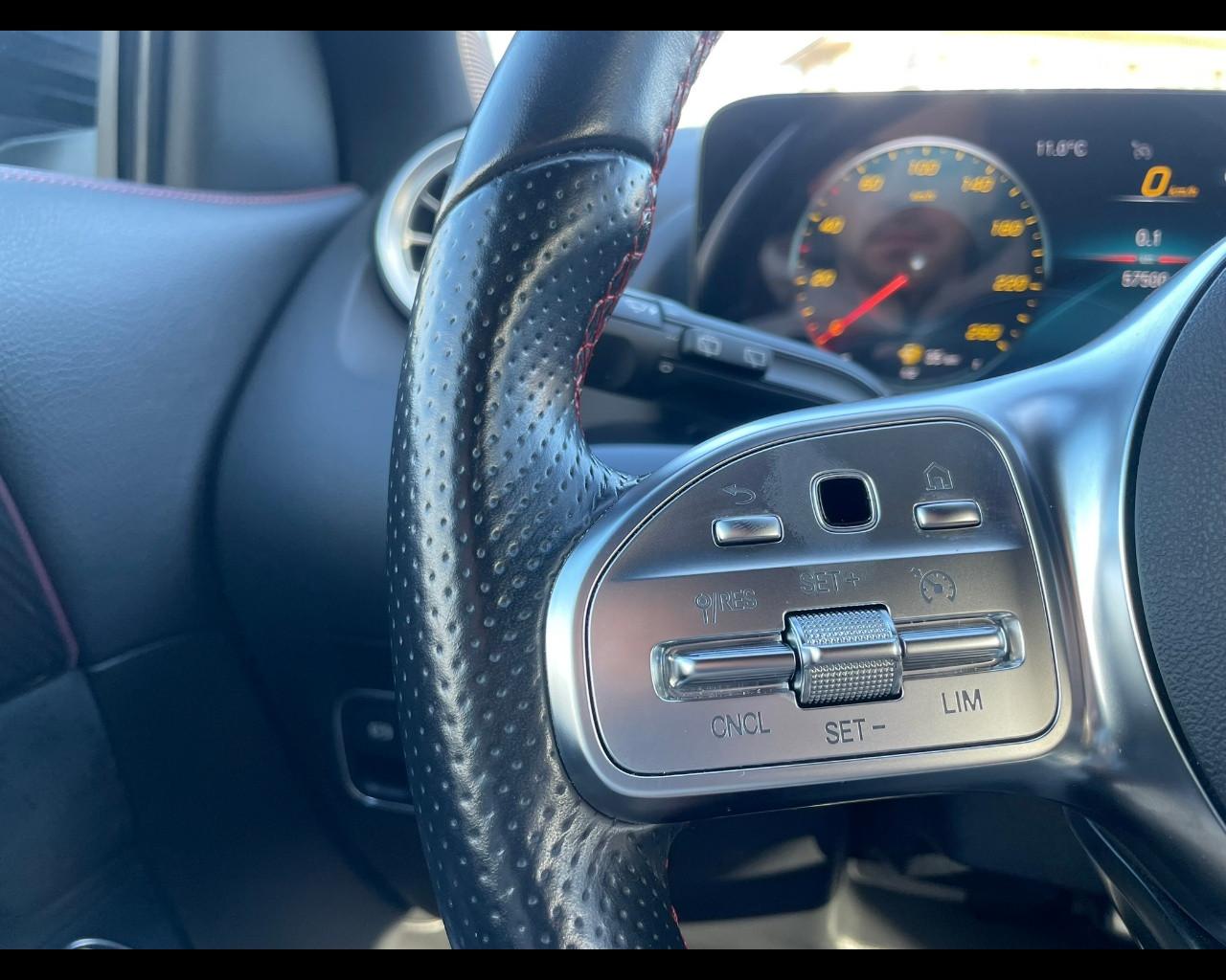 Mercedes-Benz GLA (H247) - GLA 200 d Automatic Premium