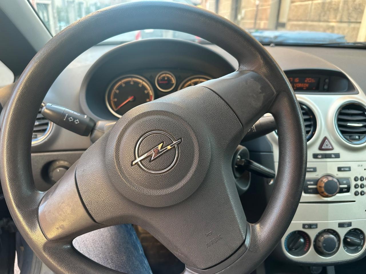Opel Corsa 1.2 3 porte Sport