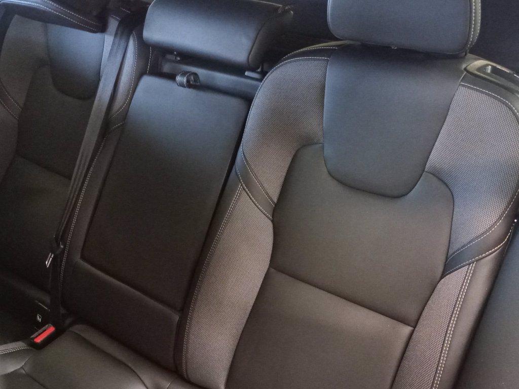 VOLVO XC60 2.0 b4 R-design awd auto del 2022