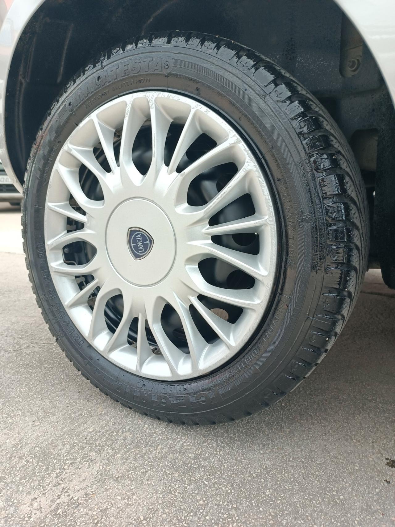 Lancia Ypsilon 1.2 69 CV