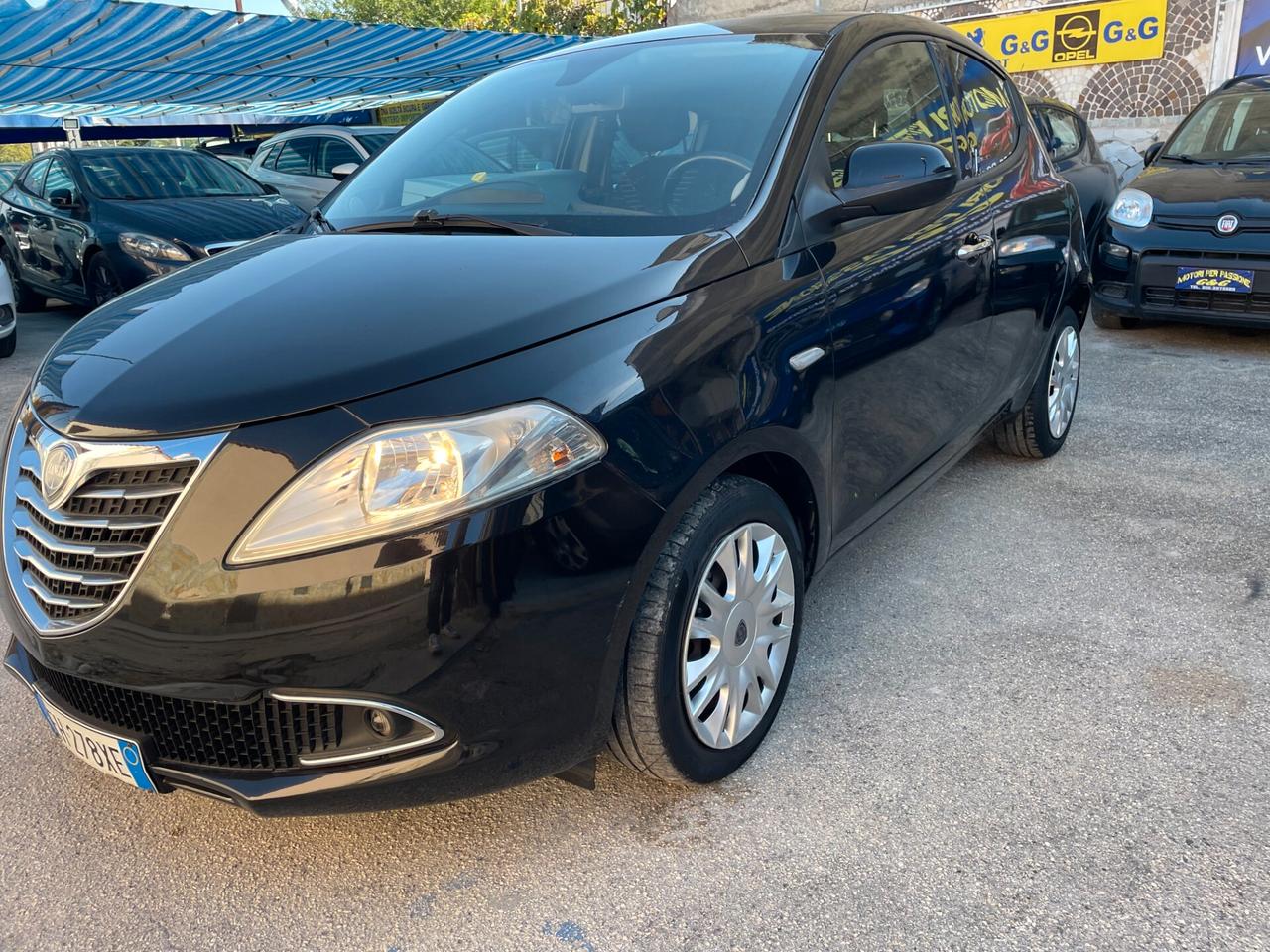Lancia Ypsilon 1.2 69 CV Platinum EURO 5