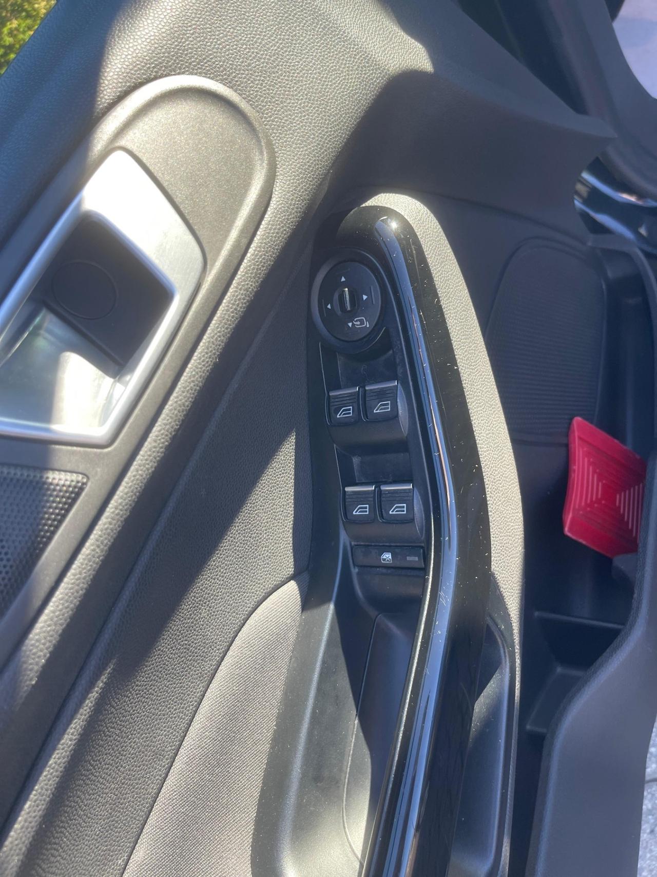 Ford Fiesta 1.4 5 porte Bz.- GPL Black & White Edition