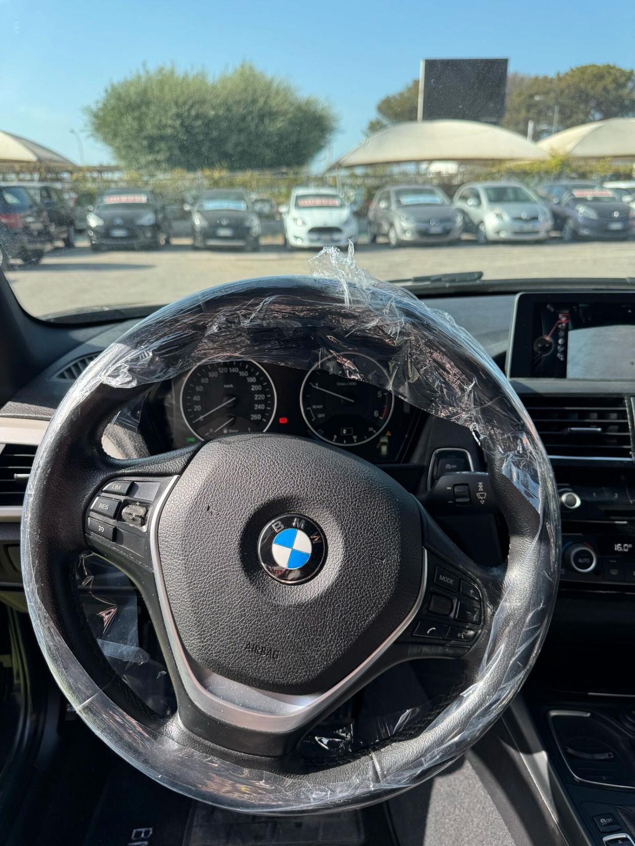 Bmw 116 116d 5p. Urban