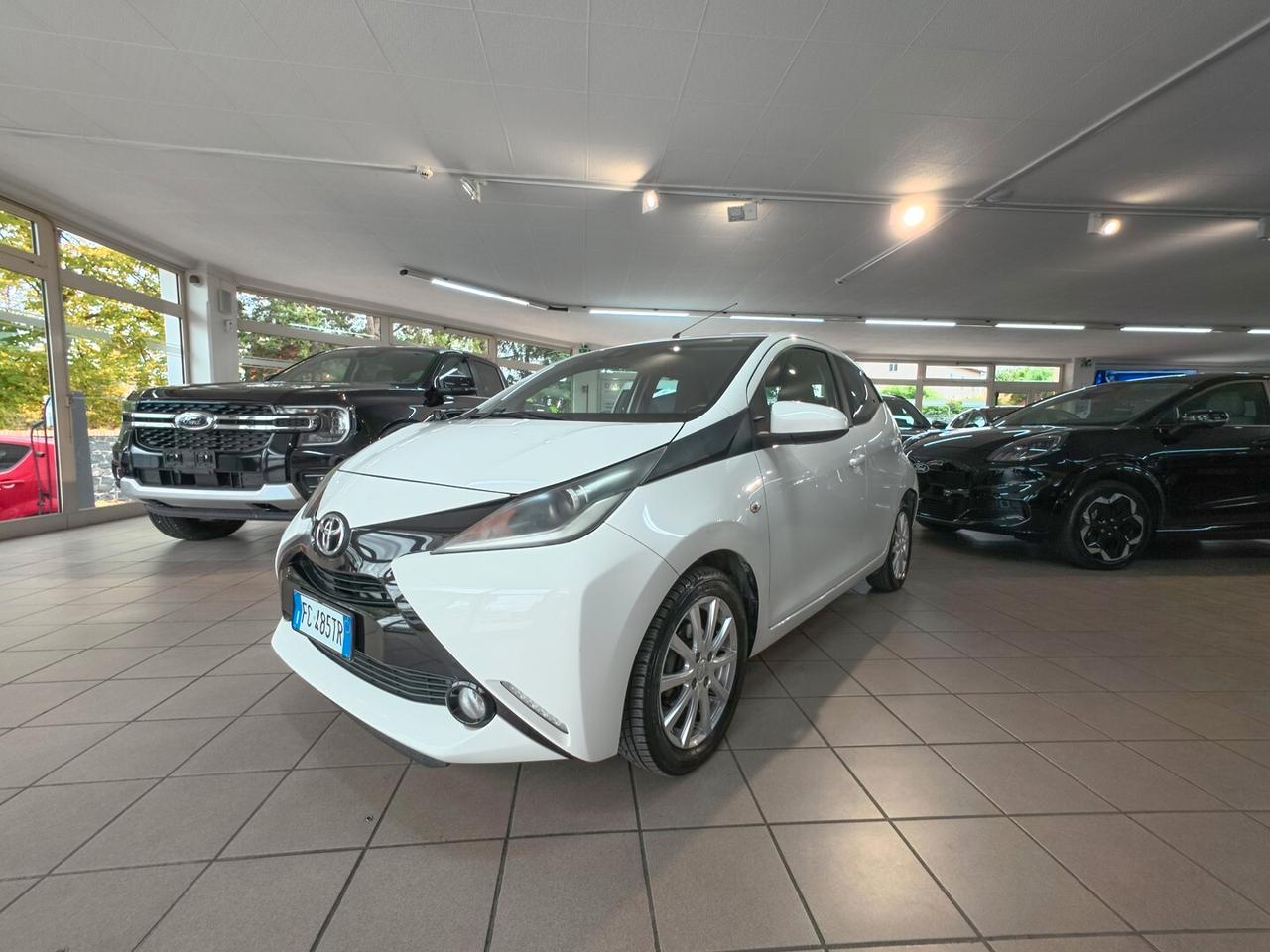 Toyota Aygo 1.0 VVT-i 69 CV 5 porte x-cool