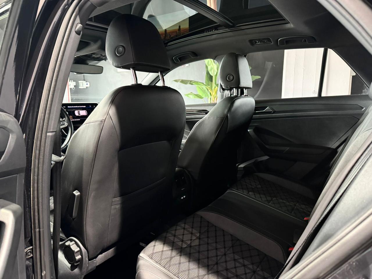 Volkswagen T-Roc 1.0 TSI R-Line