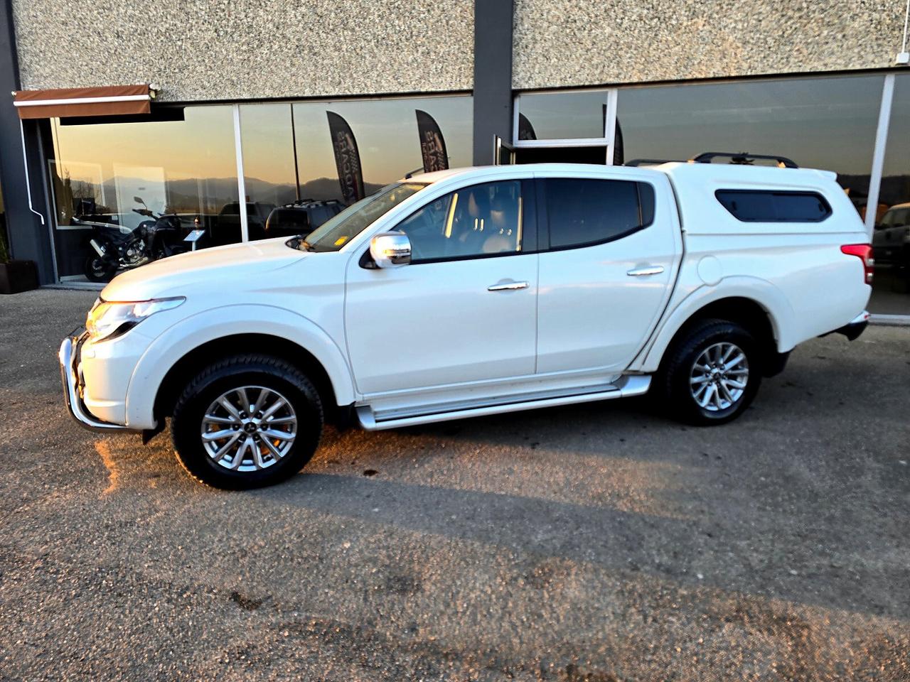 Mitsubishi L200 2.4 DI-D/181CV Intense