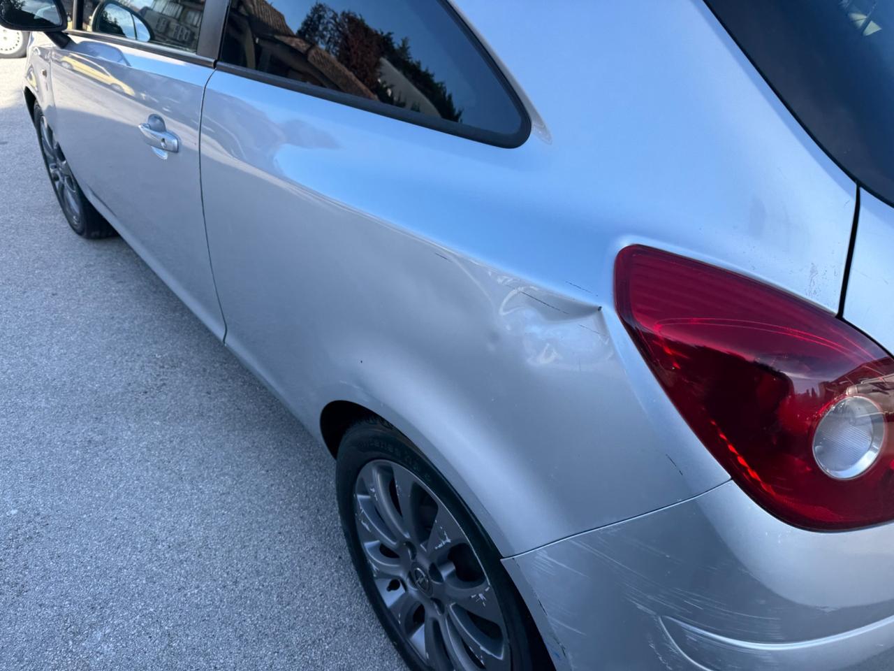 Opel Corsa 1.2 80CV 3 porte GPL-TECH Edition