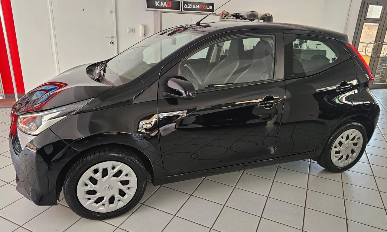 Toyota Aygo Connect 1.0 VVT-i 72 CV 5 porte x-cool