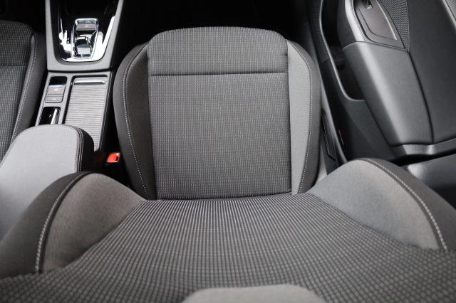 SKODA Octavia 2.0 TDI EVO SCR DSG Wagon UniPro ACC Radar LED Nav