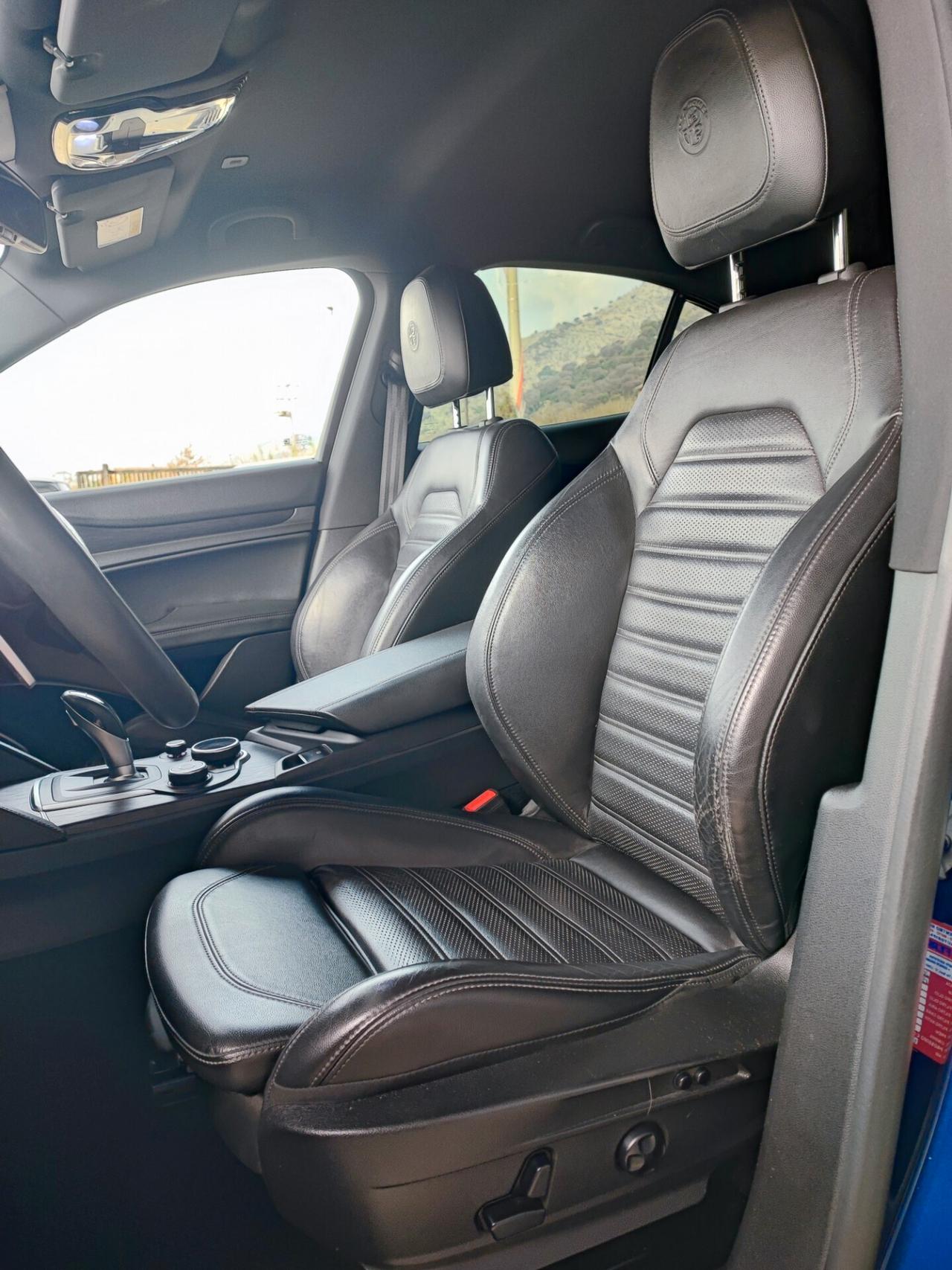 Alfa Romeo Stelvio 2.2 Turbodiesel 210 CV AT8 Q4 Super