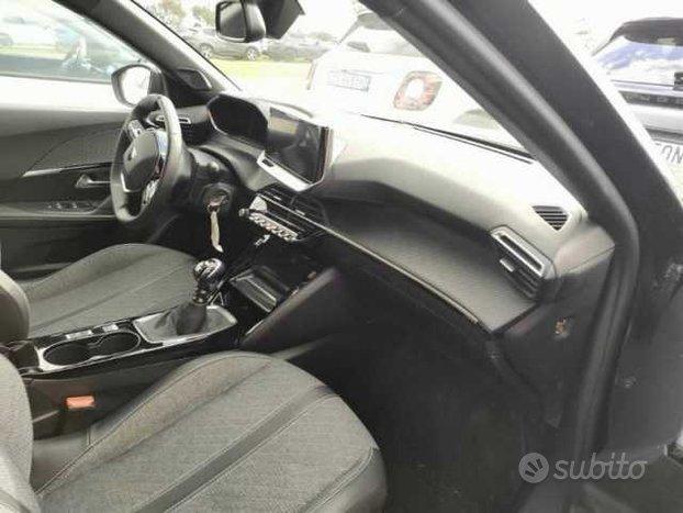 Peugeot 2008 Allure PureTech 100 S&S