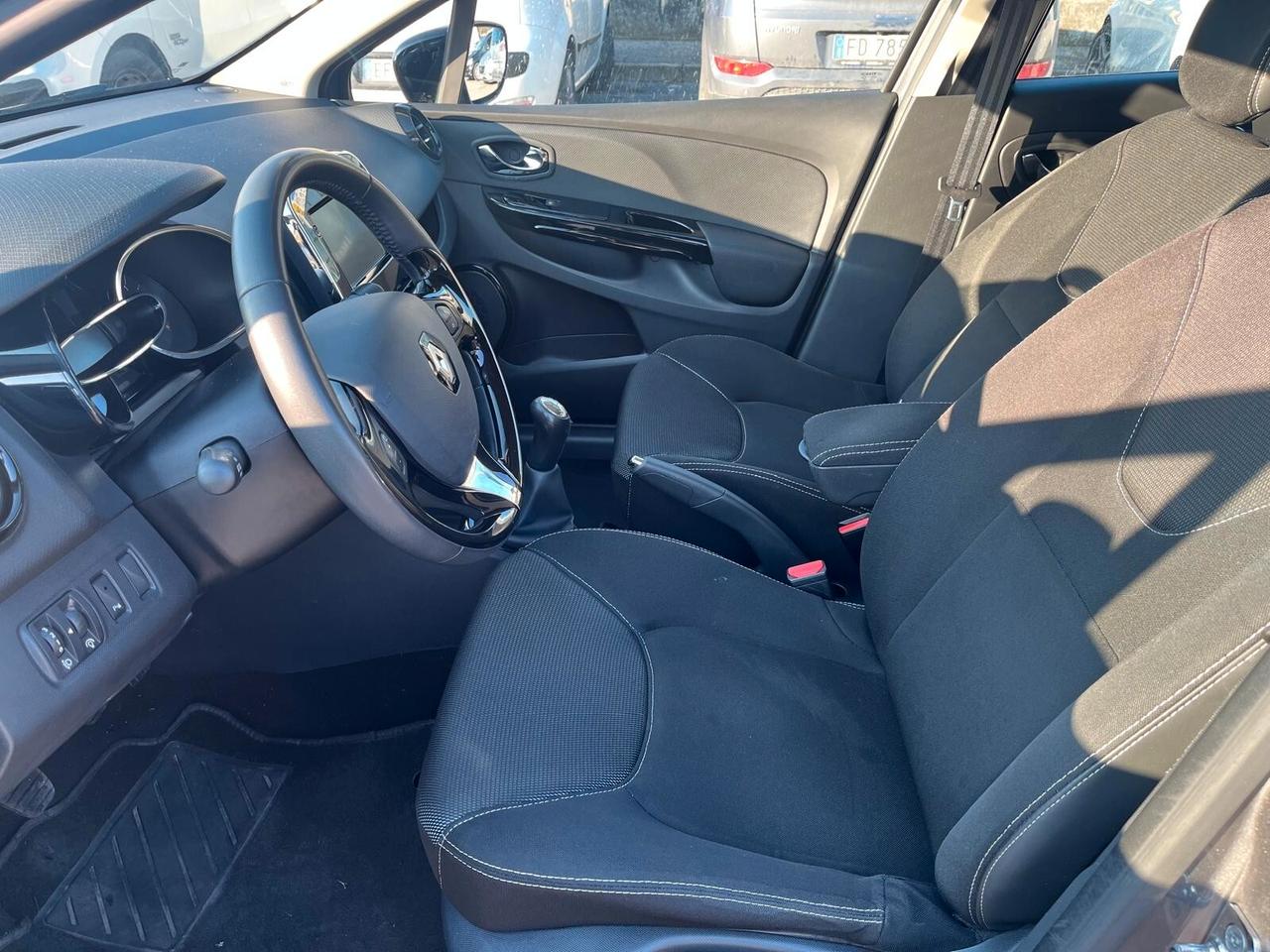 Renault Clio 1.2 75CV 5 porte