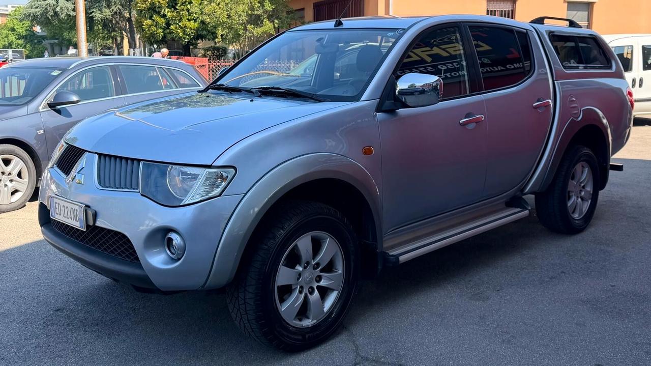 Mitsubishi L200 2.5 DI-D/178CV 4X4 DC Intense Plus