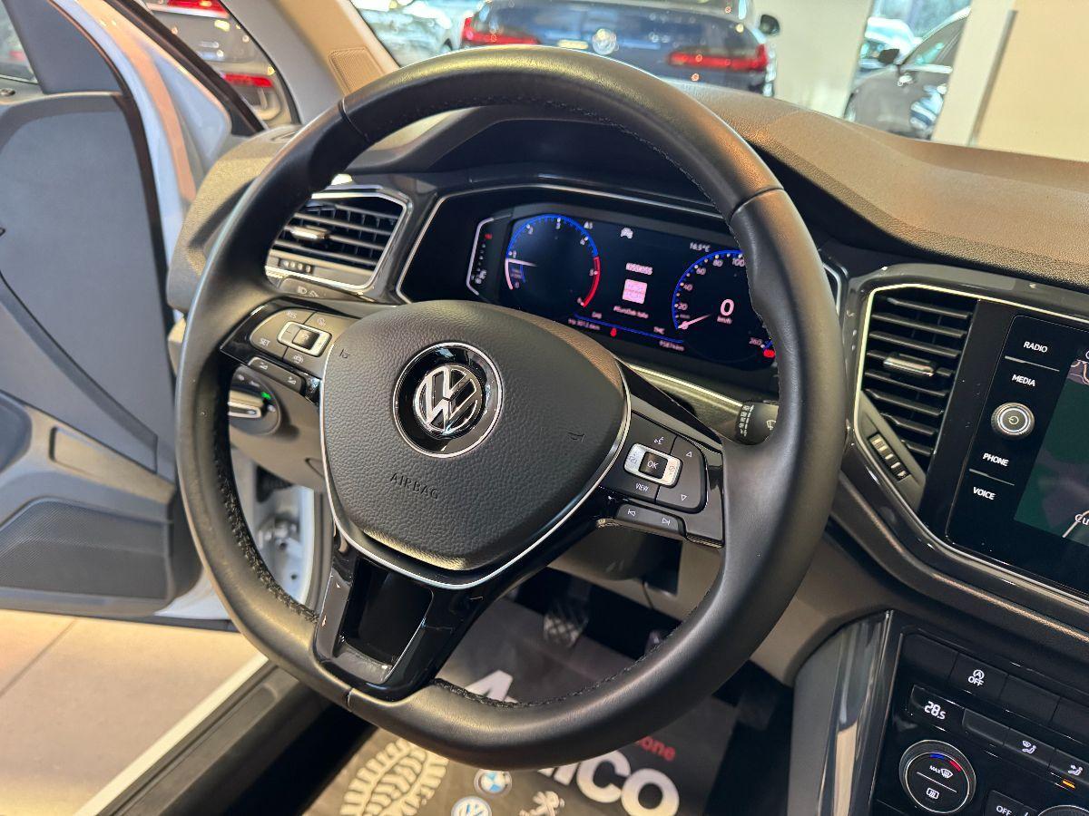 VOLKSWAGEN T-Roc 1.6 TDI Style Led Cerchi 18 cockpit