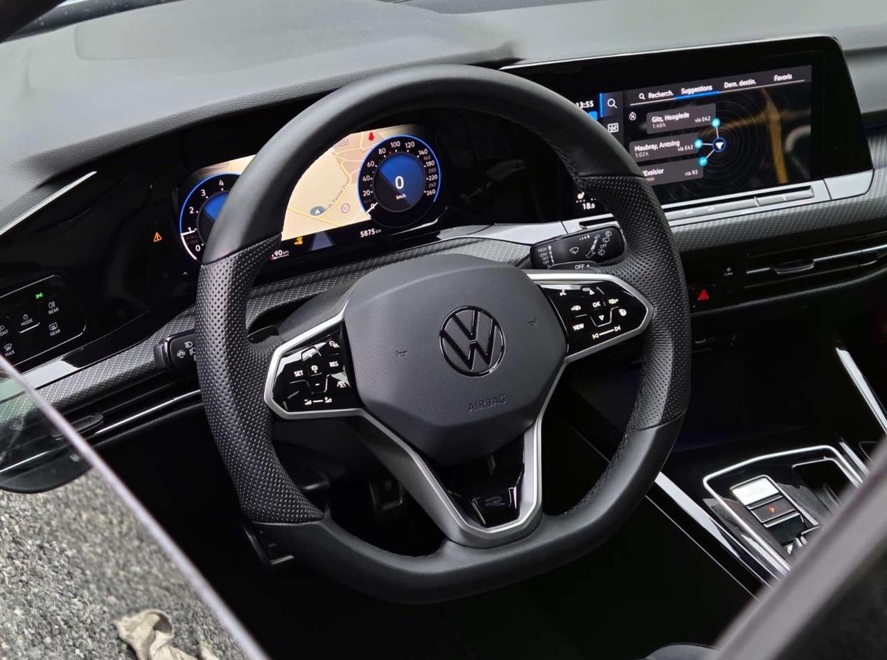 Volkswagen Golf 1.0 eTSI R-line DSG