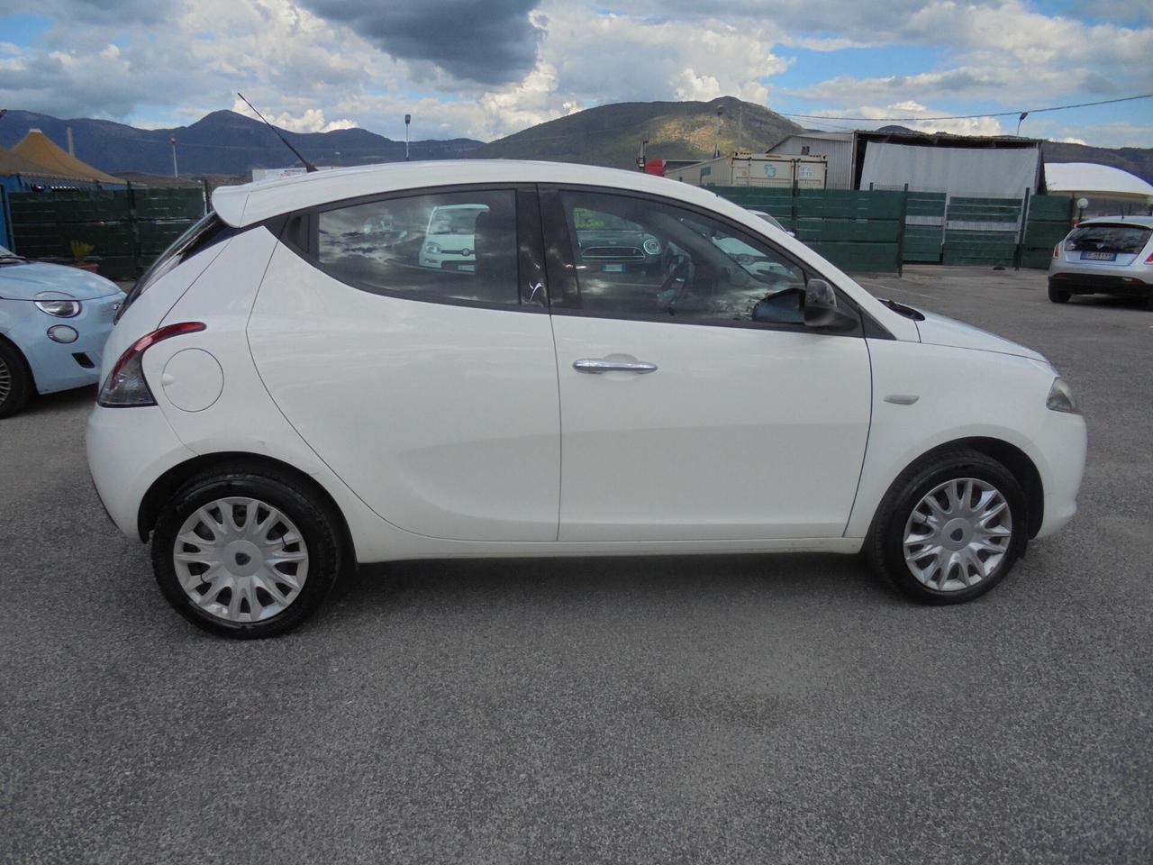 Lancia Ypsilon 0.9 TwinAir 85 CV 5 porte S&S DFN Gold