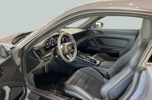 PORSCHE 992 911 Carrera GTS