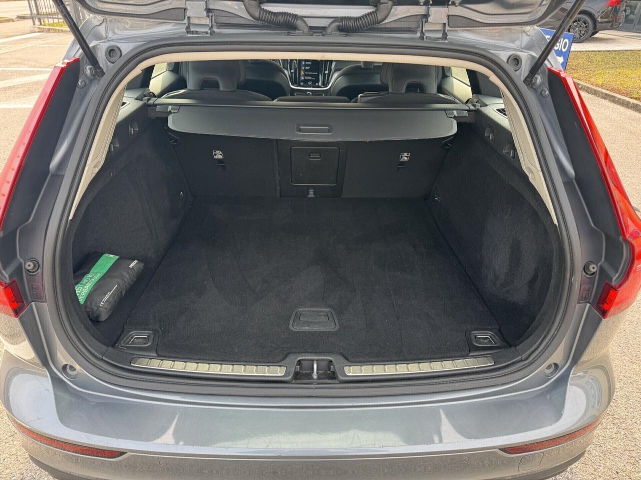 Volvo V60 B4 (Diesel/Hybrid) Momentum Business