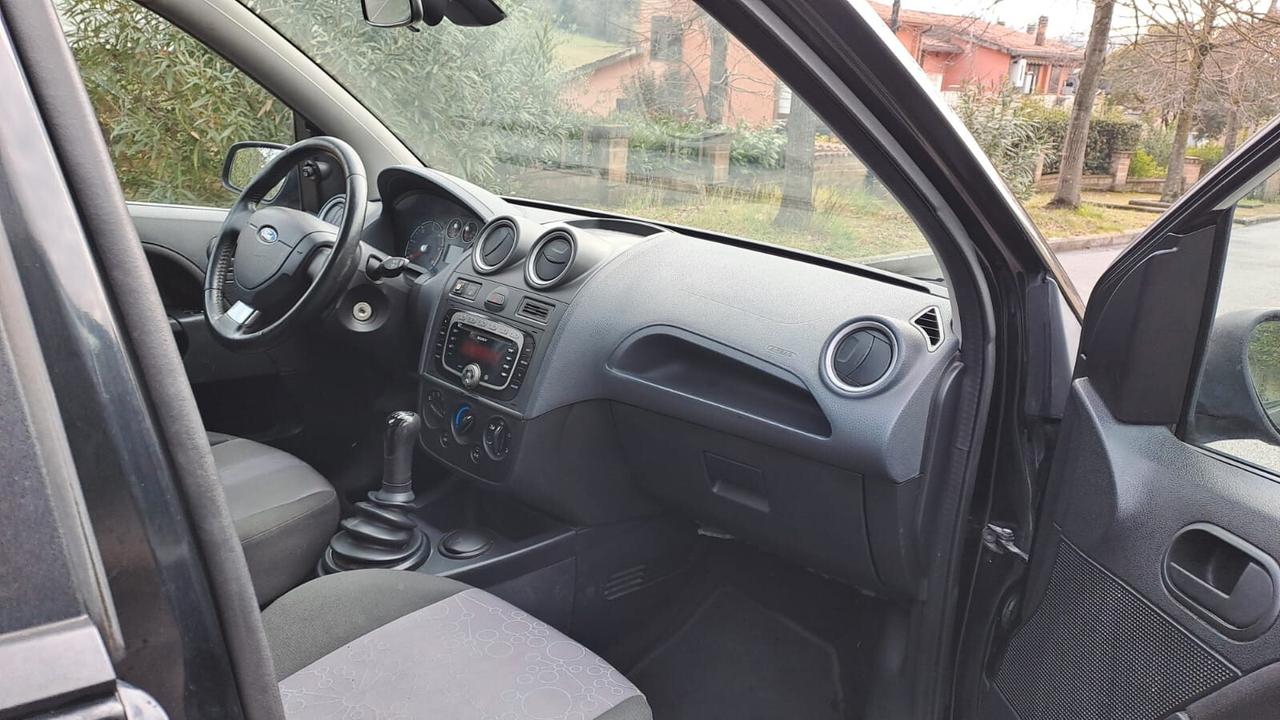 Ford Fiesta 1.4 TDCi 5p. Ghia
