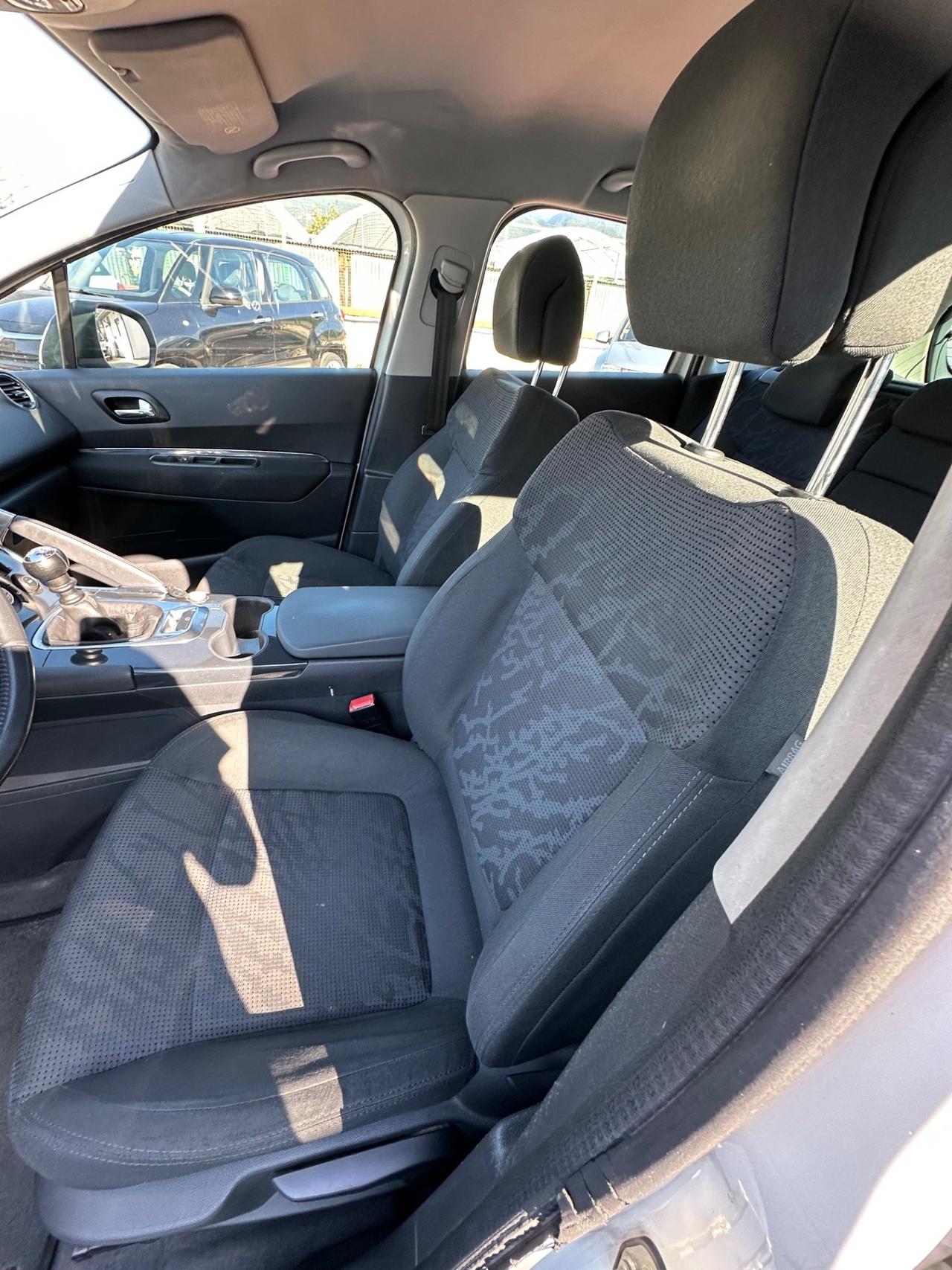 Peugeot 3008 1.6 HDi 112CV Business