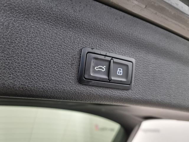 AUDI A6 Avant 40 2.0 TDI quattro ultra S tronic S line edi