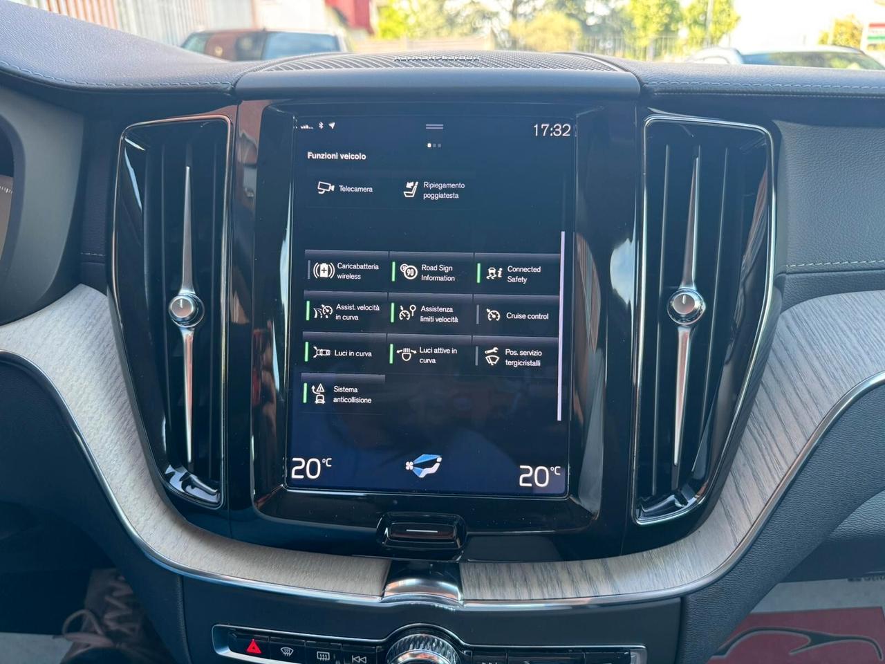 Volvo XC 60 XC60 2.0 d 197cv B4 AWD Geartronic Momentum Pro