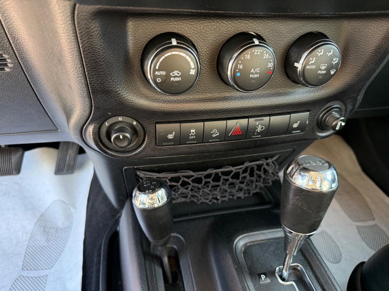 Jeep Wrangler 2.8 CRD DPF Sahara Auto