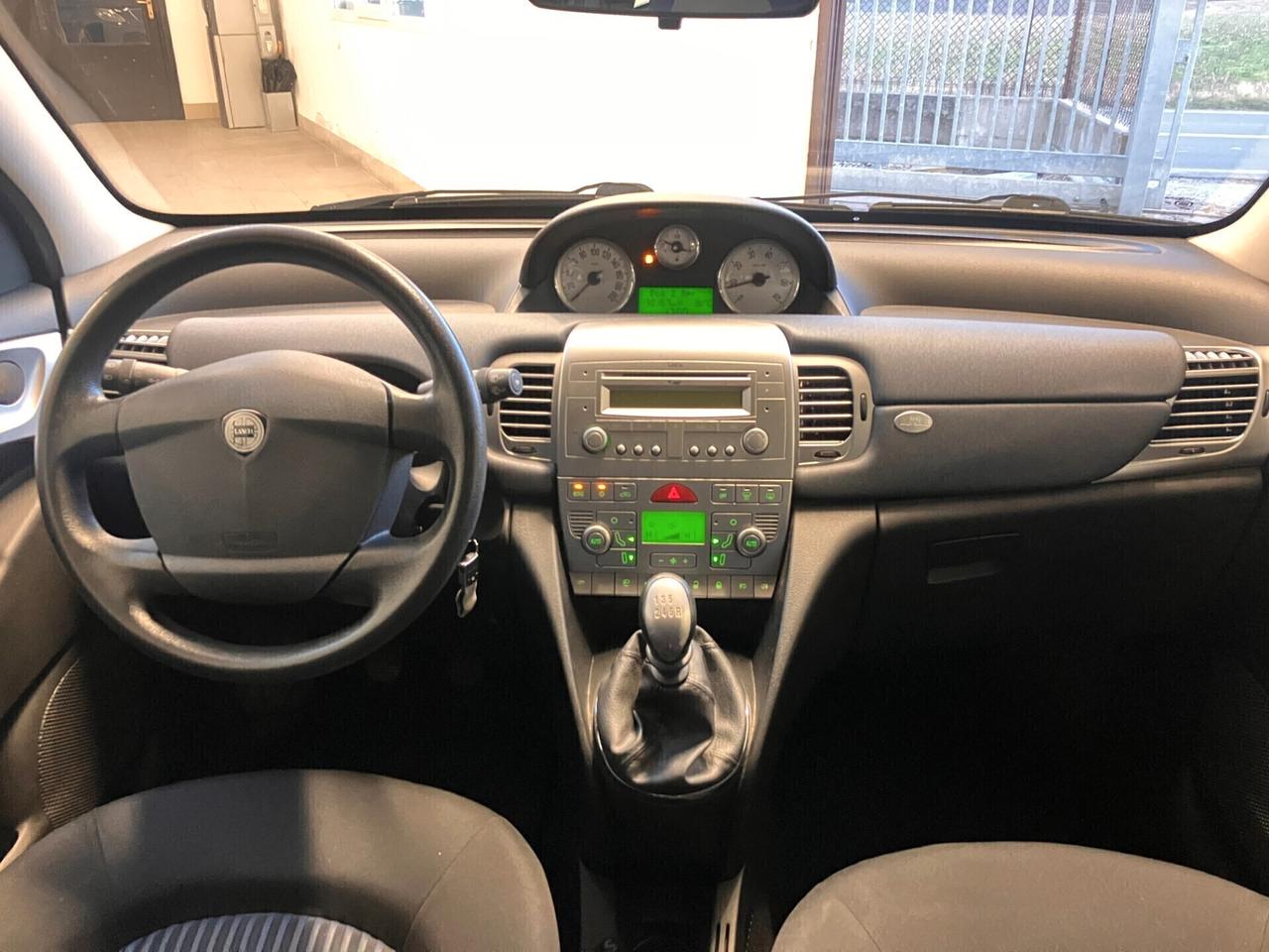 Lancia Ypsilon 1.4 16v Platino NEOPATENTATI