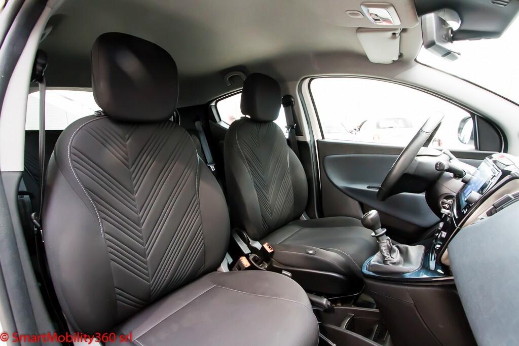 Lancia Ypsilon 1.0 FireFly 5 porte S&S Hybrid Gold