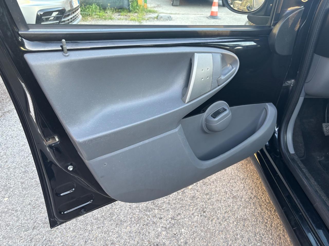 Toyota Aygo 1.0 5 porte Sol OK NEOPATENTATI