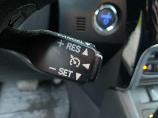 TOYOTA Auris Touring Sports 1.8 Hybrid Lounge